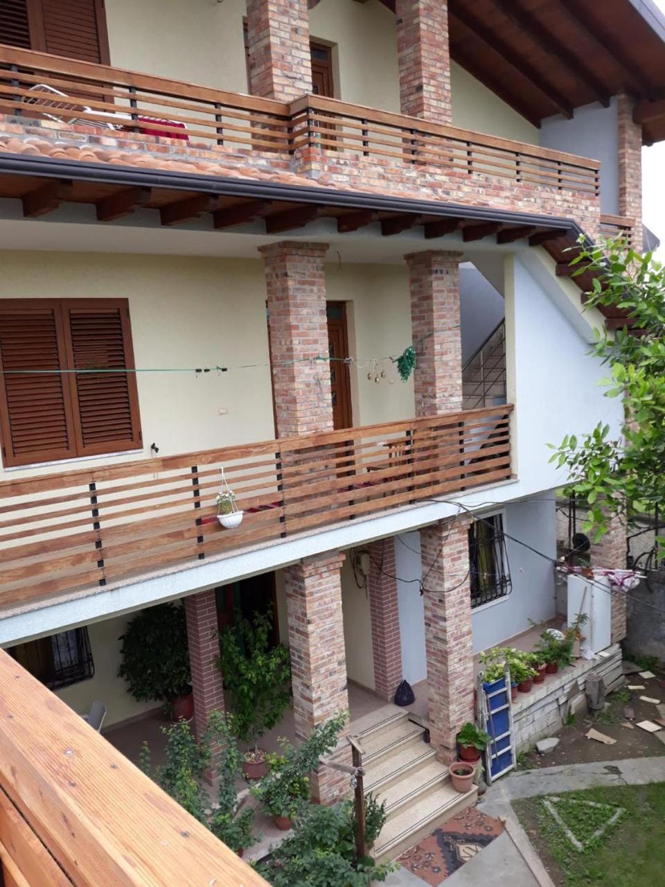 Sara'S Villa Shkoder Luaran gambar