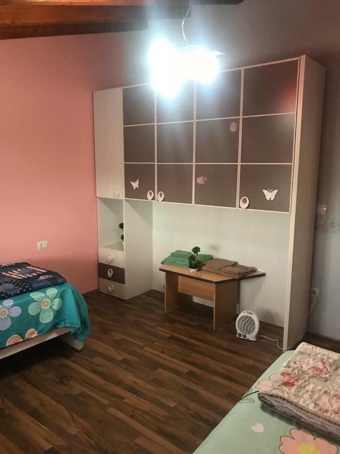 Sara'S Villa Shkoder Luaran gambar