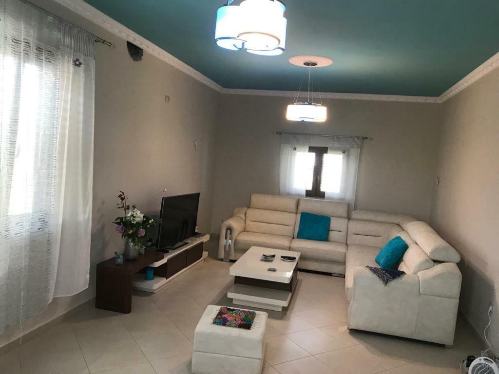 Sara'S Villa Shkoder Luaran gambar